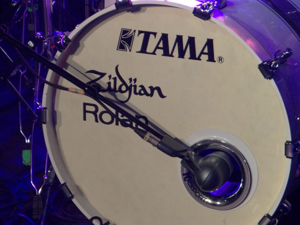 Batteur TAMA, Roland et Zildjian